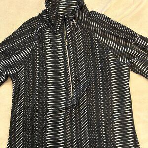 Under Armor Women's quarter zip running long sleeve shirt XXL